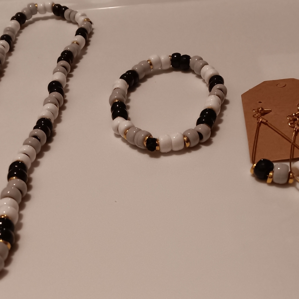 Bead necklace set by Skye's Creations